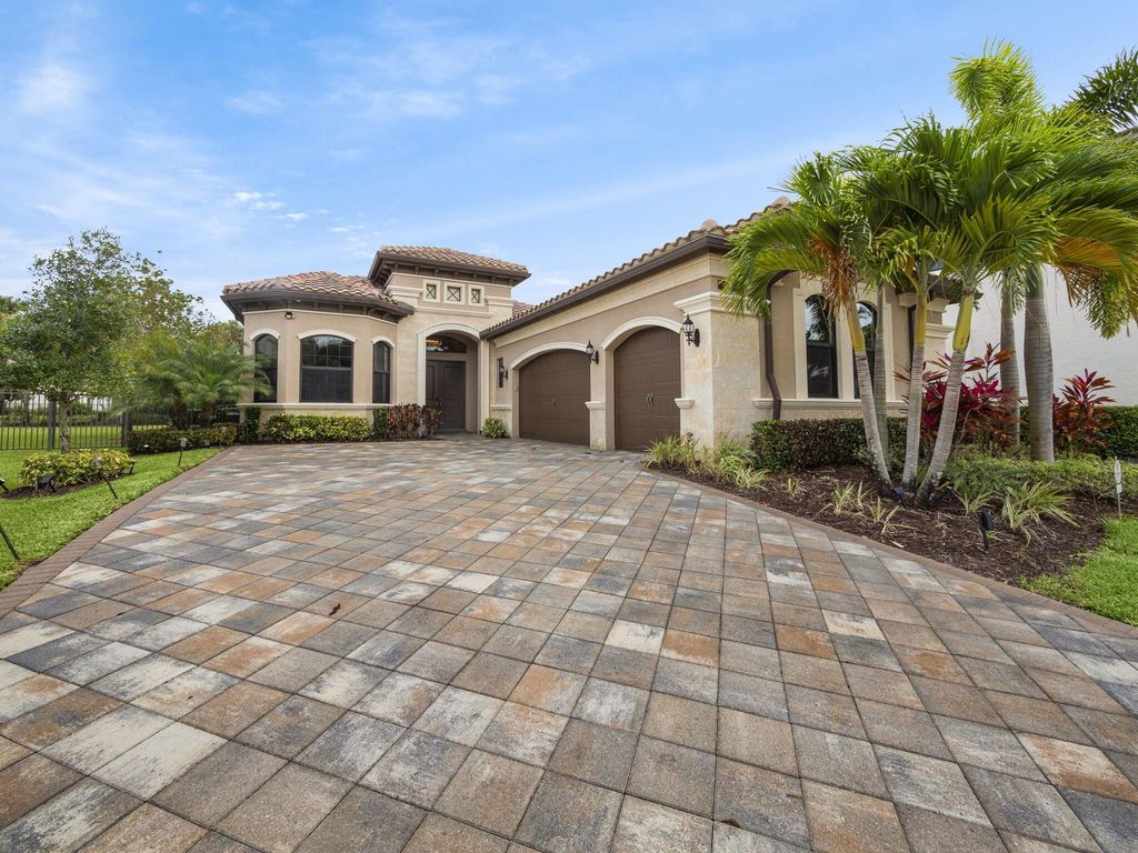 Photo of 9931 Bozzano Drive, Delray Beach, FL 33446 (MLS # R10985742)