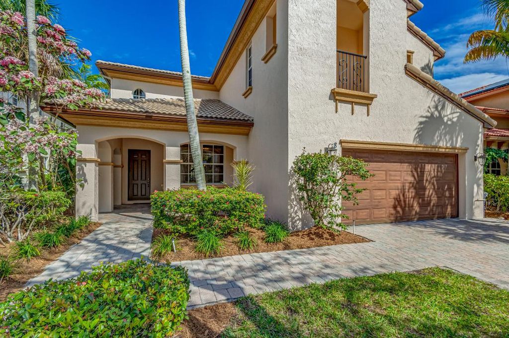 Photo of 812 Lincoln Court, Palm Beach Gardens, FL 33410 (MLS # R10951208)