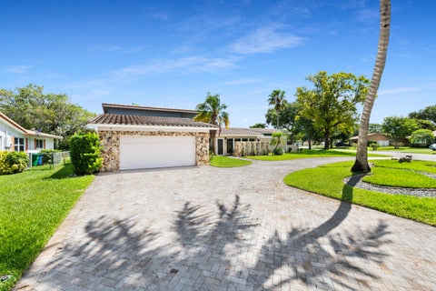 Tiny photo for 10751 NW 43rd Court, Coral Springs, FL 33065 (MLS # B26033636)