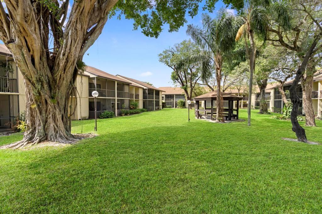 Meadowridge East - Residential