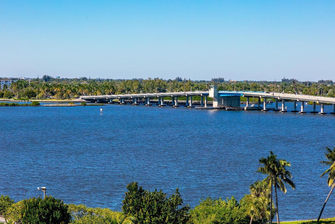 PALM BEACH HAMPTON CONDO - Residential