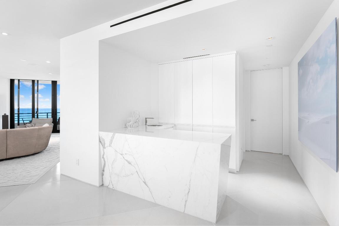 PALM BEACH HAMPTON CONDO - Residential