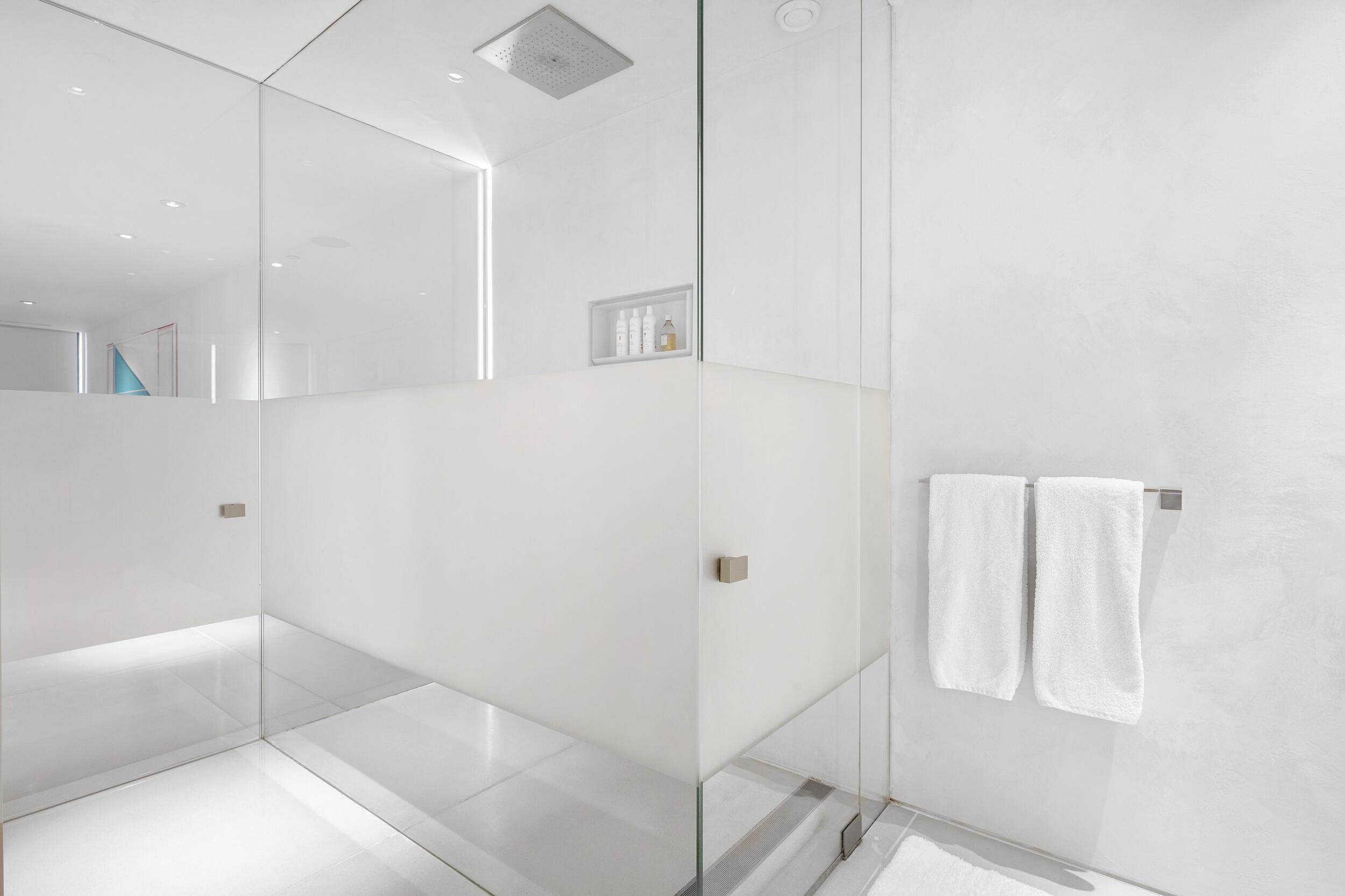 PALM BEACH HAMPTON CONDO - Residential