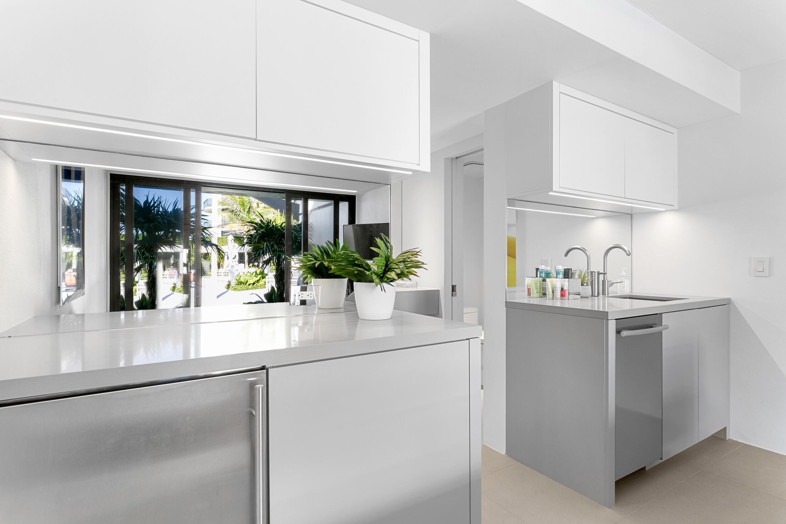 PALM BEACH HAMPTON CONDO - Residential