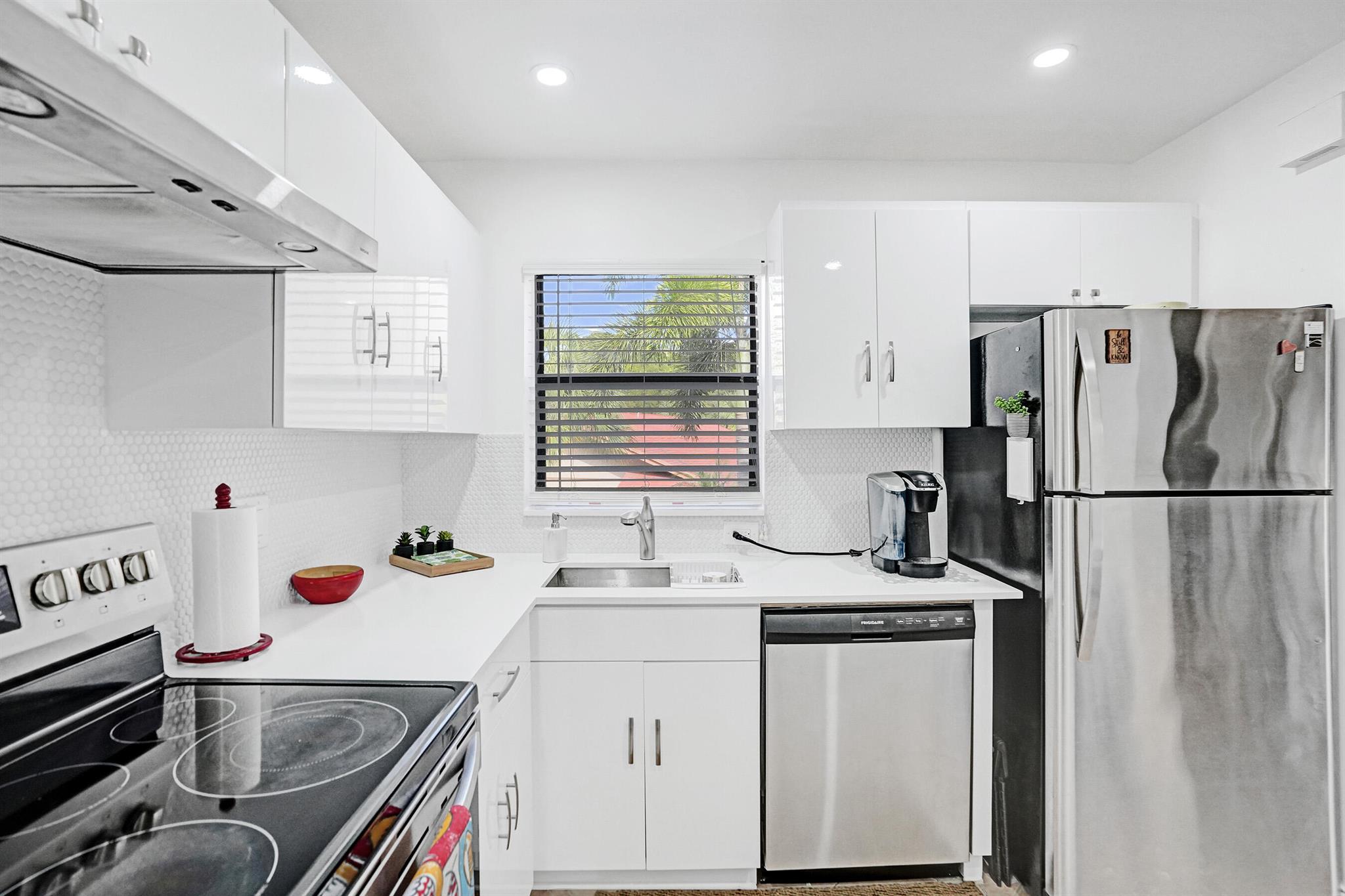 2790 Carambola Circle S 1962