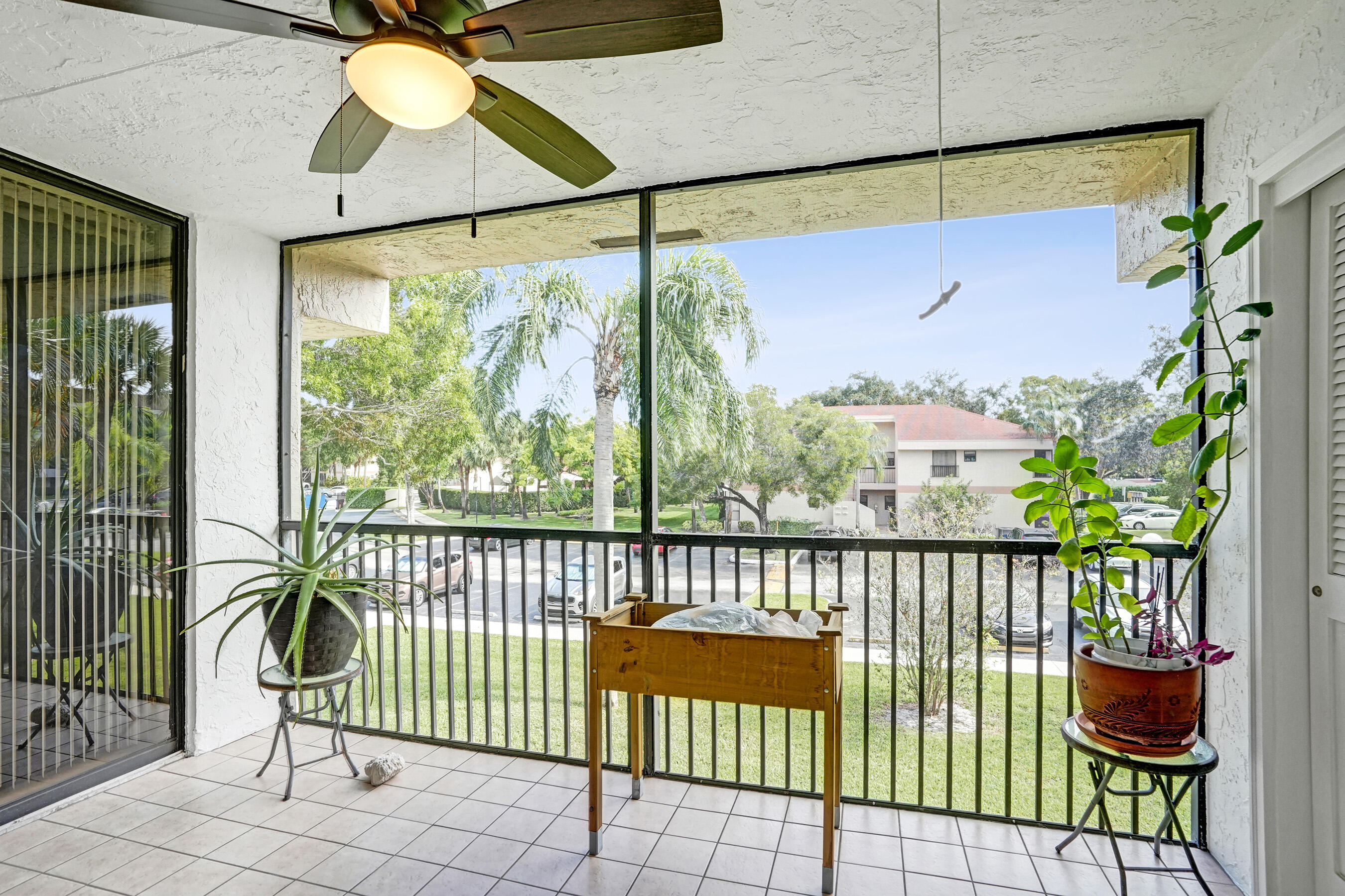 APPLEWOOD VILLAGE II-B CONDO - Residential