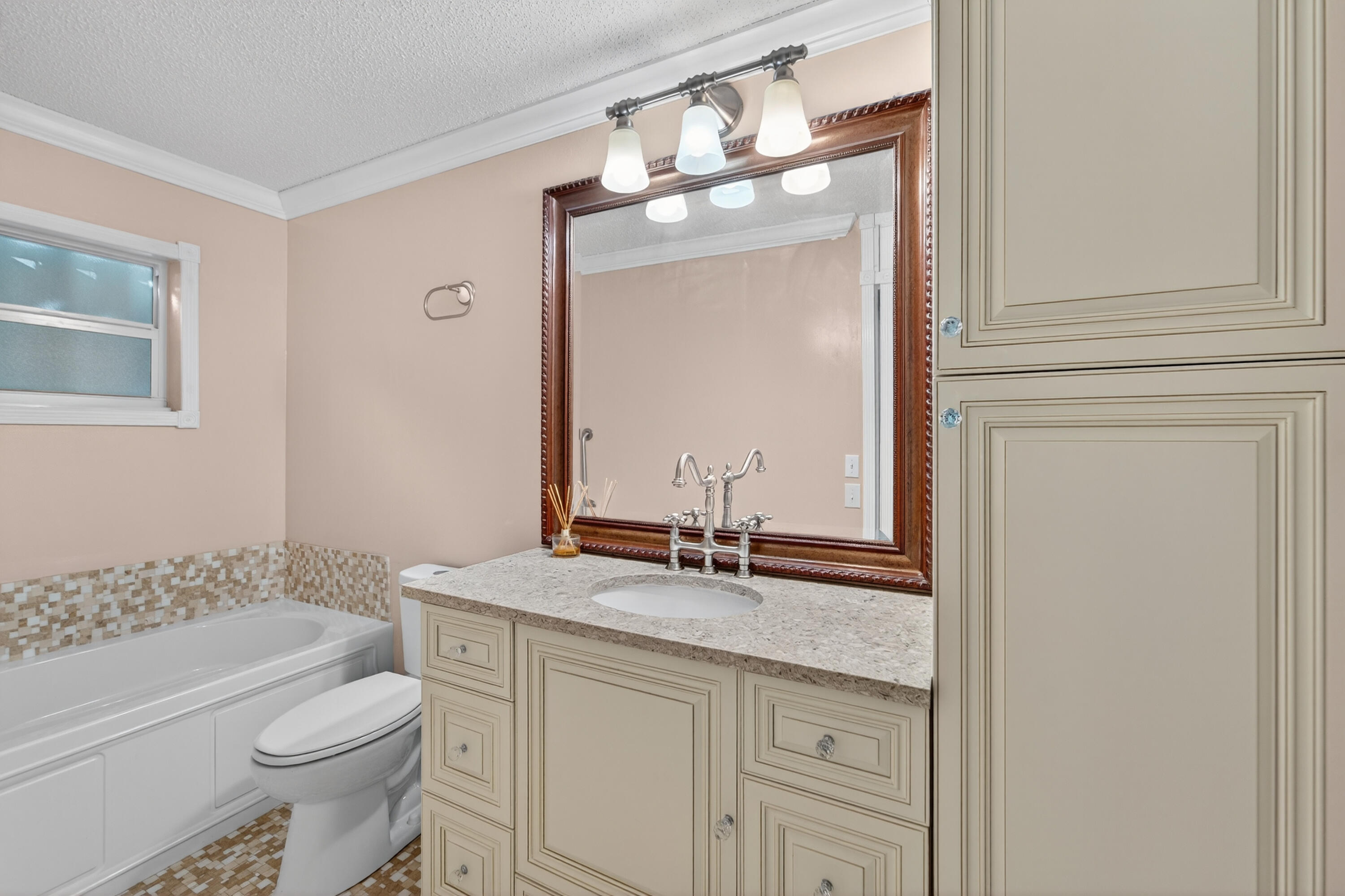 PALM BEACH LEISUREVILLE SEC 10 - Residential