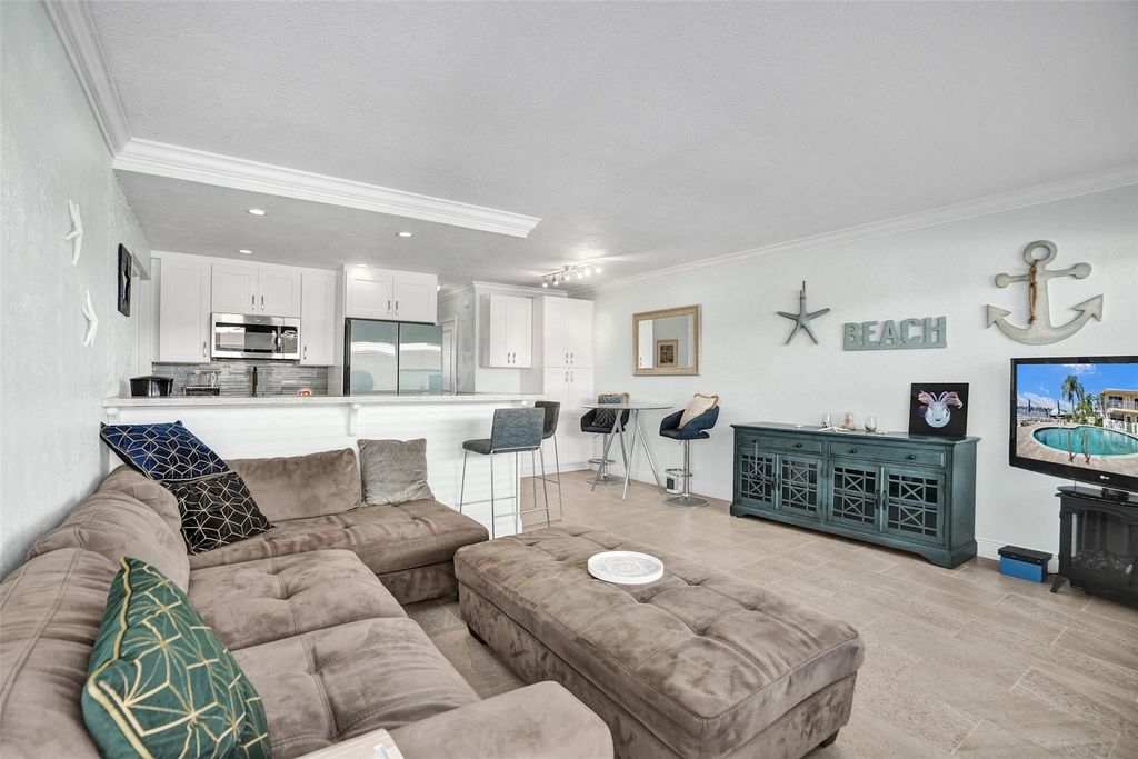 Photo of 3216 SE 12th Street, Pompano Beach, FL 33062 (MLS # F10527371)