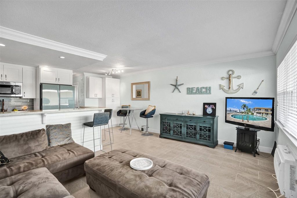 Photo of 3216 SE 12th Street, Pompano Beach, FL 33062 (MLS # F10527371)