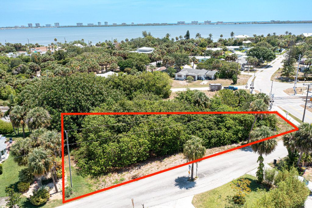 Photo of 1020 NE Oceanview Circle, Jensen Beach, FL 34957 (MLS # R10987820)