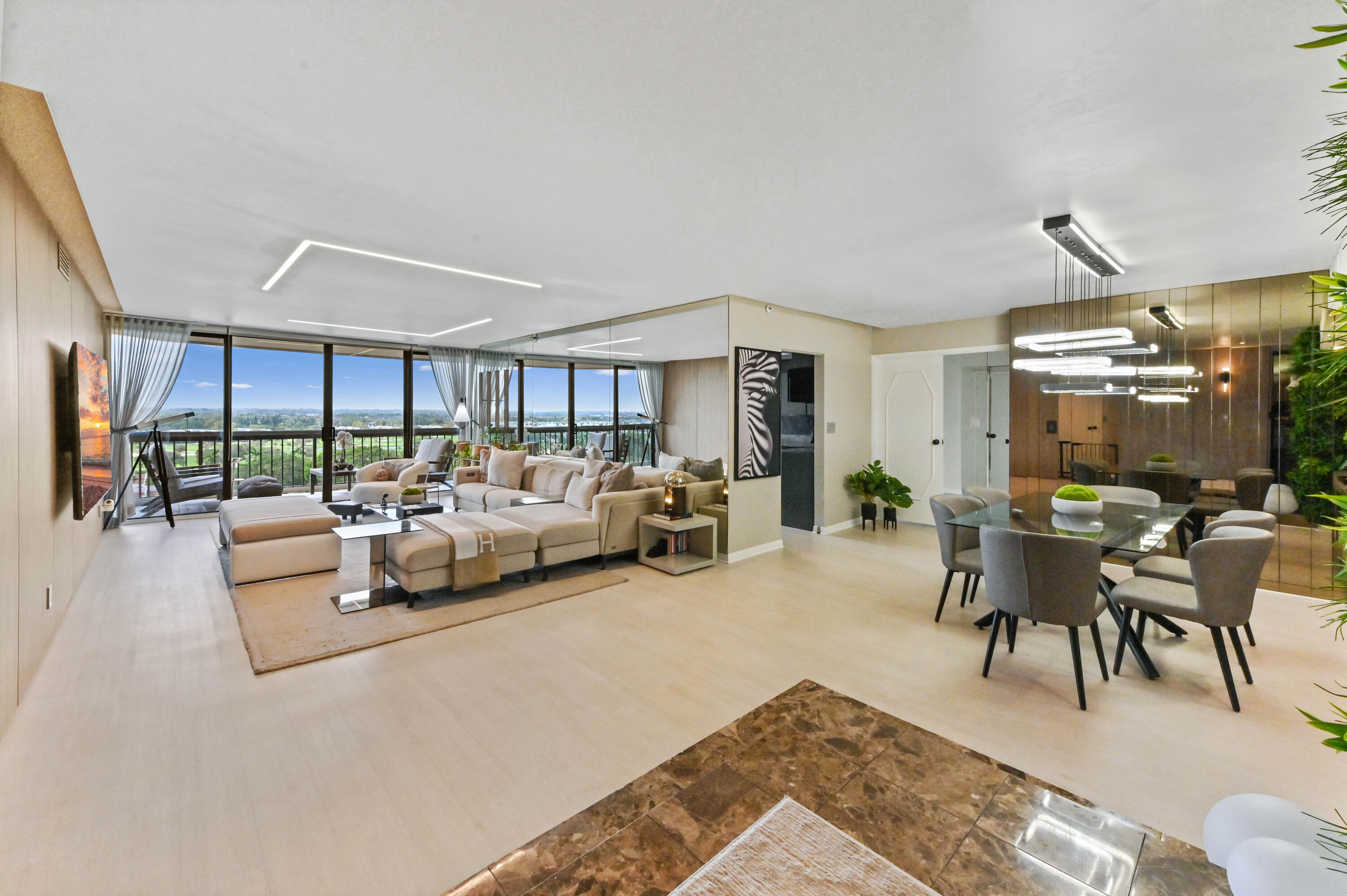 CONSULATE CONDO - Residential