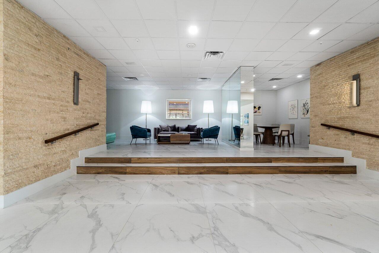 CONSULATE CONDO - Residential