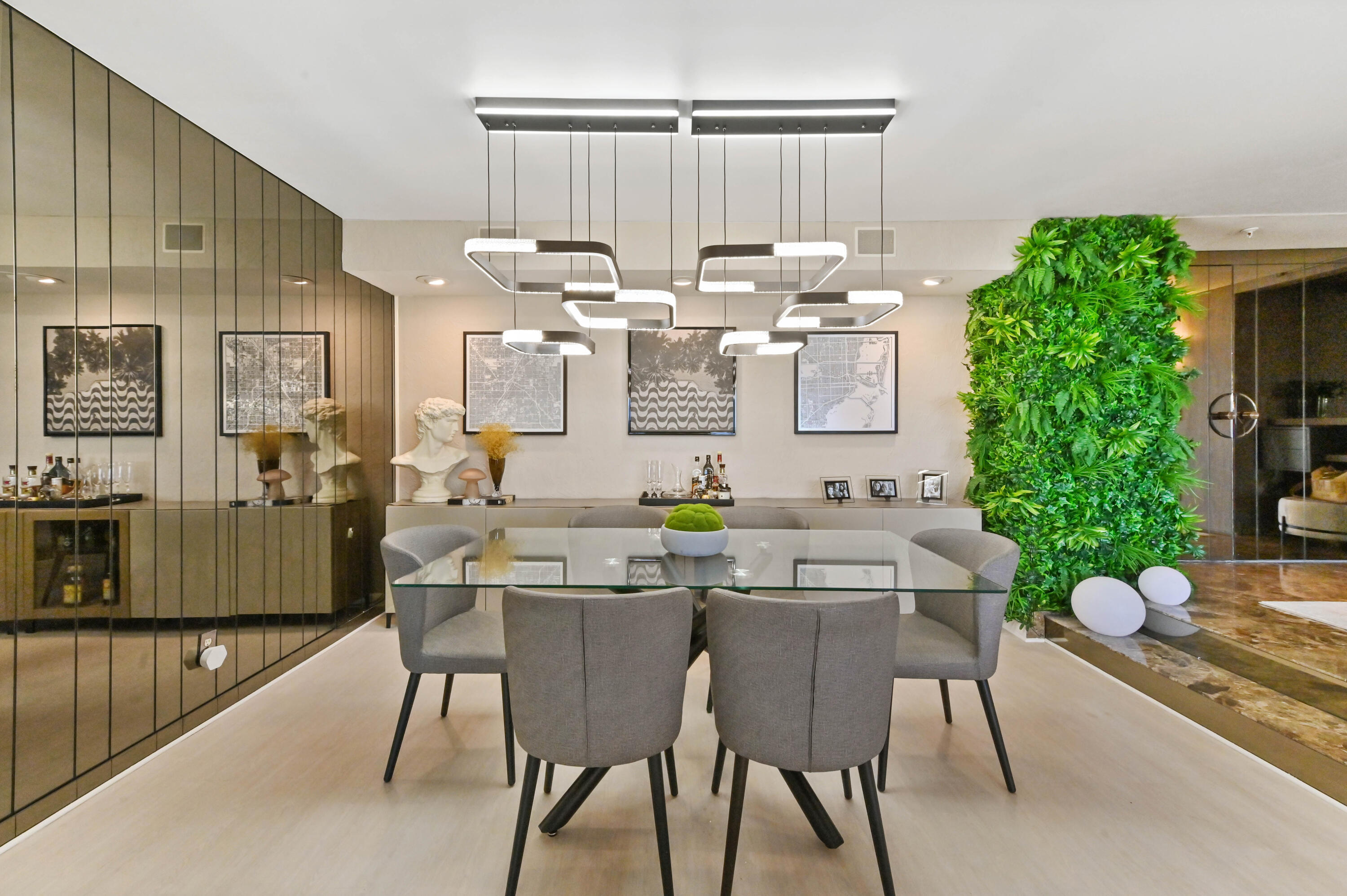 CONSULATE CONDO - Residential