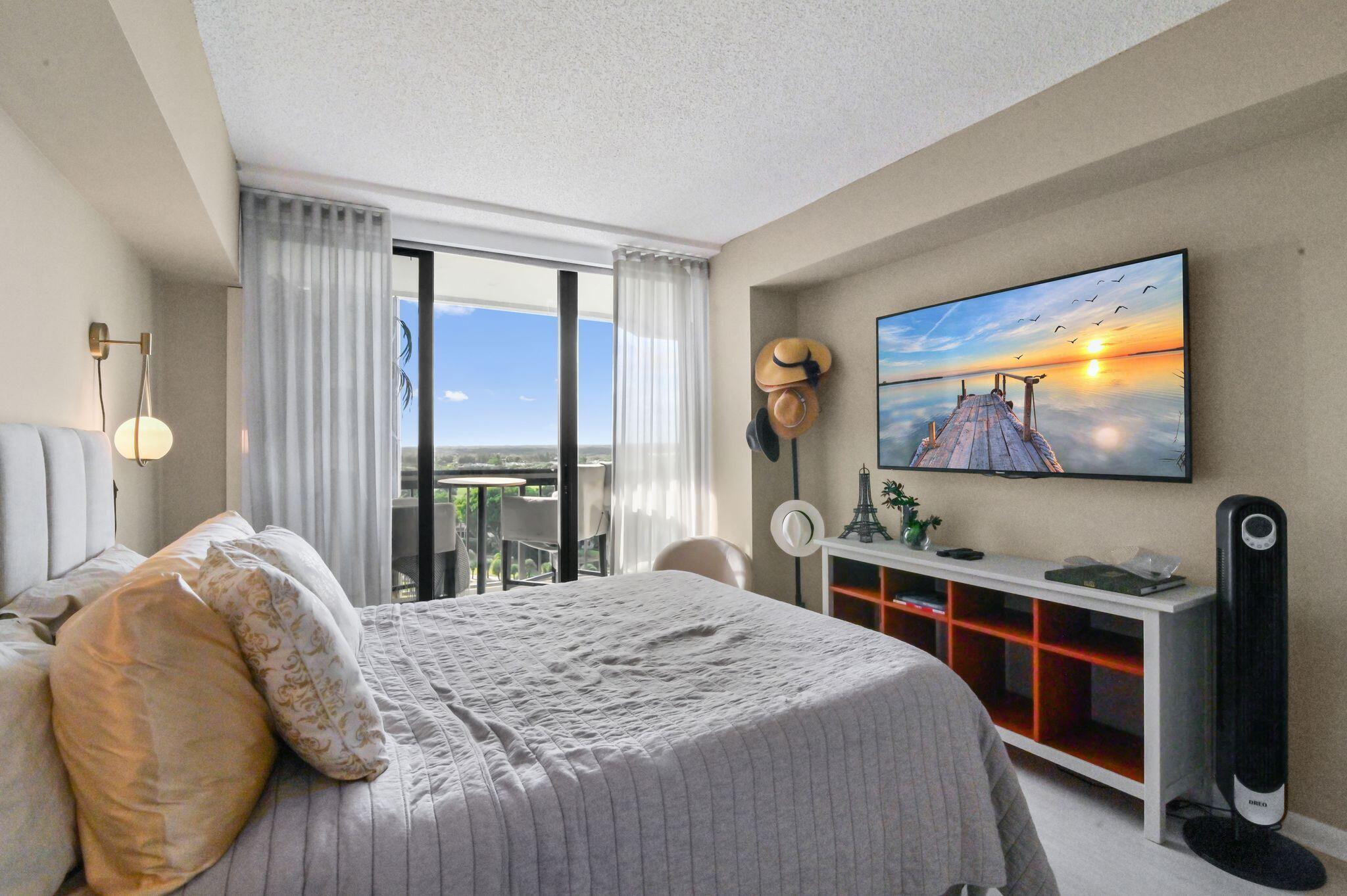 CONSULATE CONDO - Residential