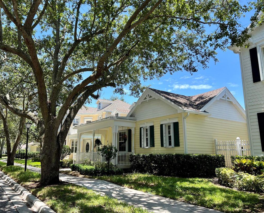 Photo of 122 Date Palm Drive, Jupiter, FL 33458 (MLS # R11001984)