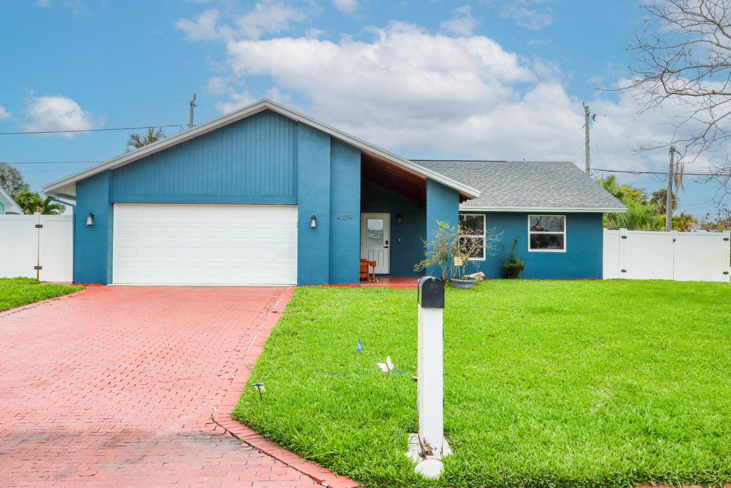 Photo of 4139 Wingo Street, Jupiter, FL 33469 (MLS # B26002695)