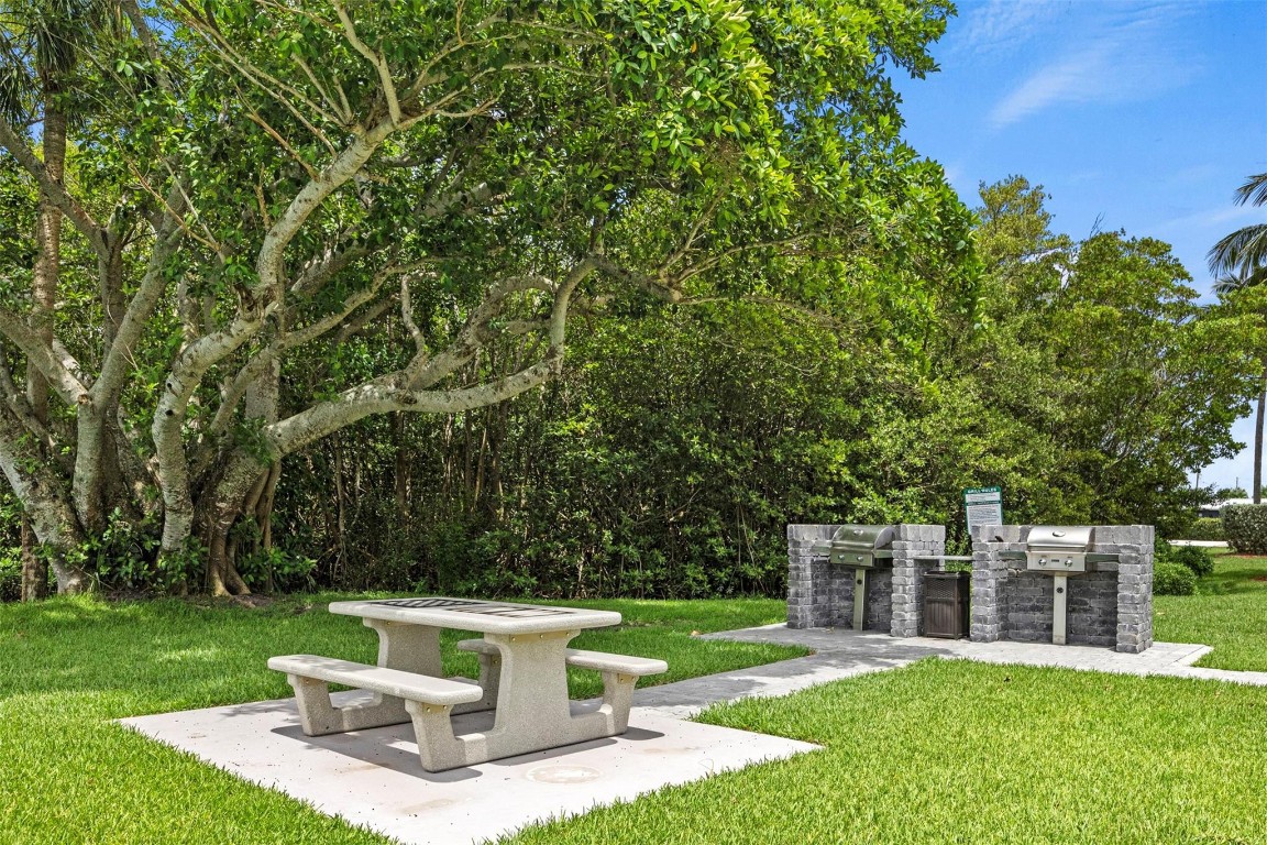 Sea Pointe Towers - Residential