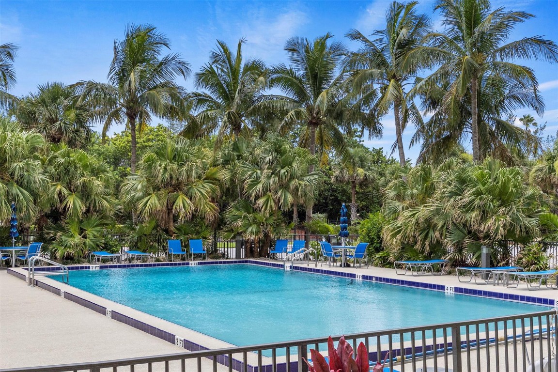 Sea Pointe Towers - Residential