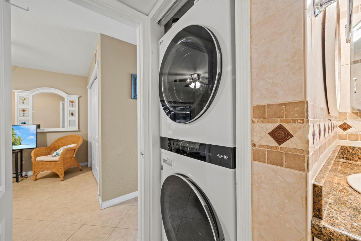 Sea Pointe Towers - Residential