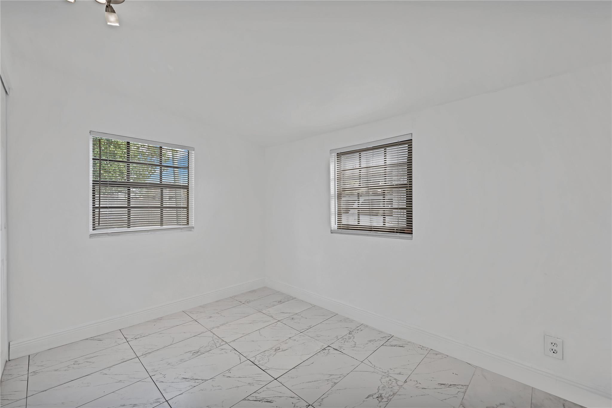 36TH ST MANOR - Residential