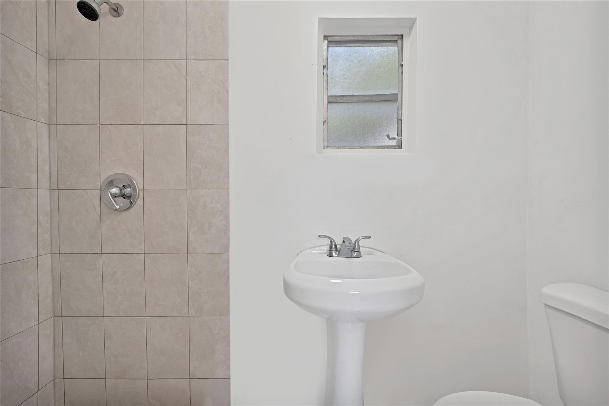 36TH ST MANOR - Residential