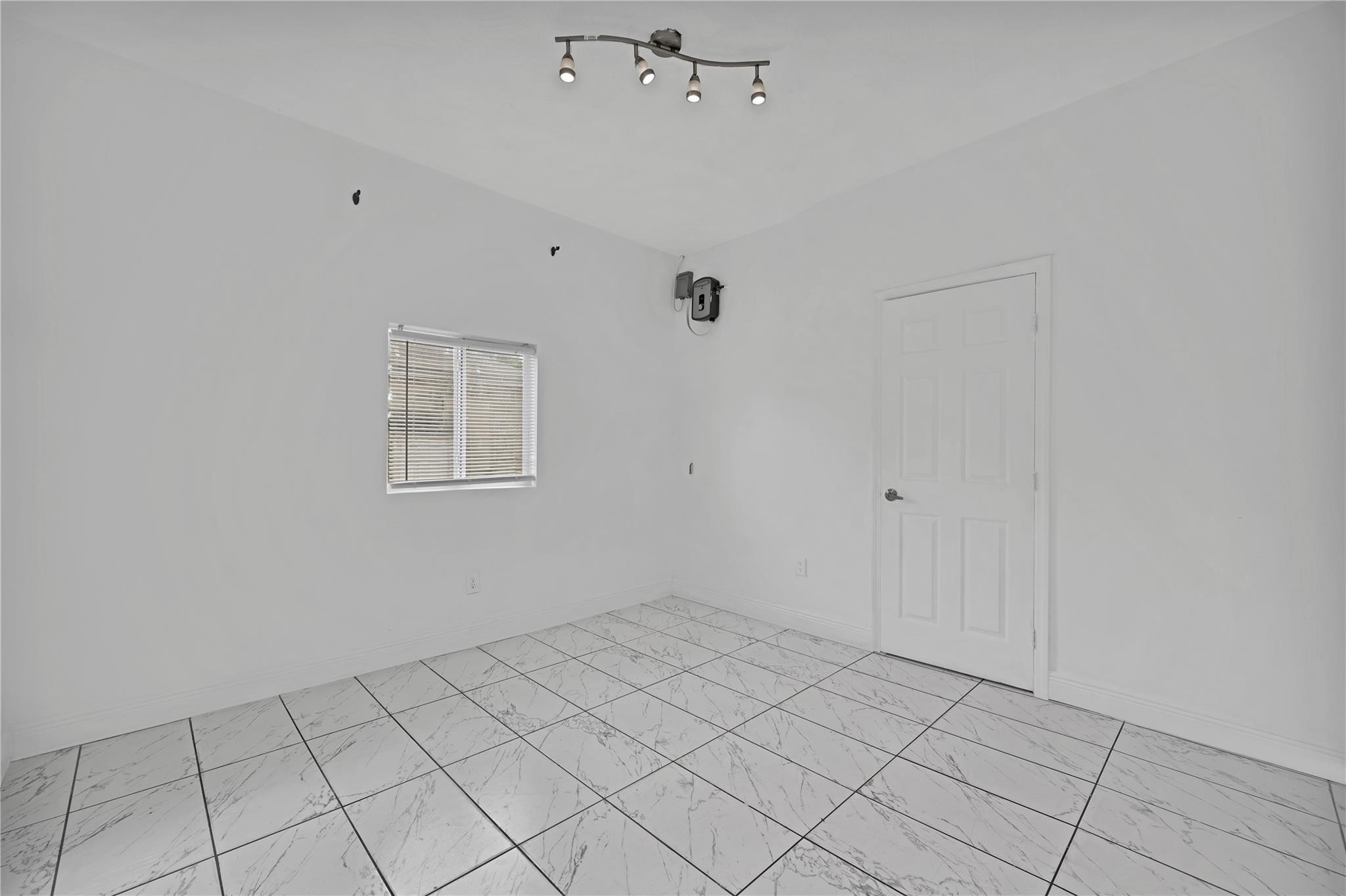 36TH ST MANOR - Residential