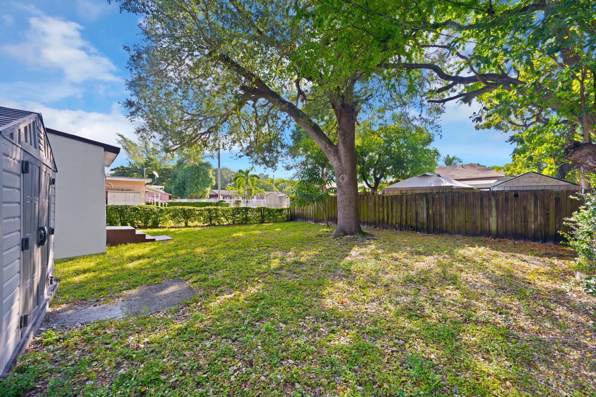 36TH ST MANOR - Residential