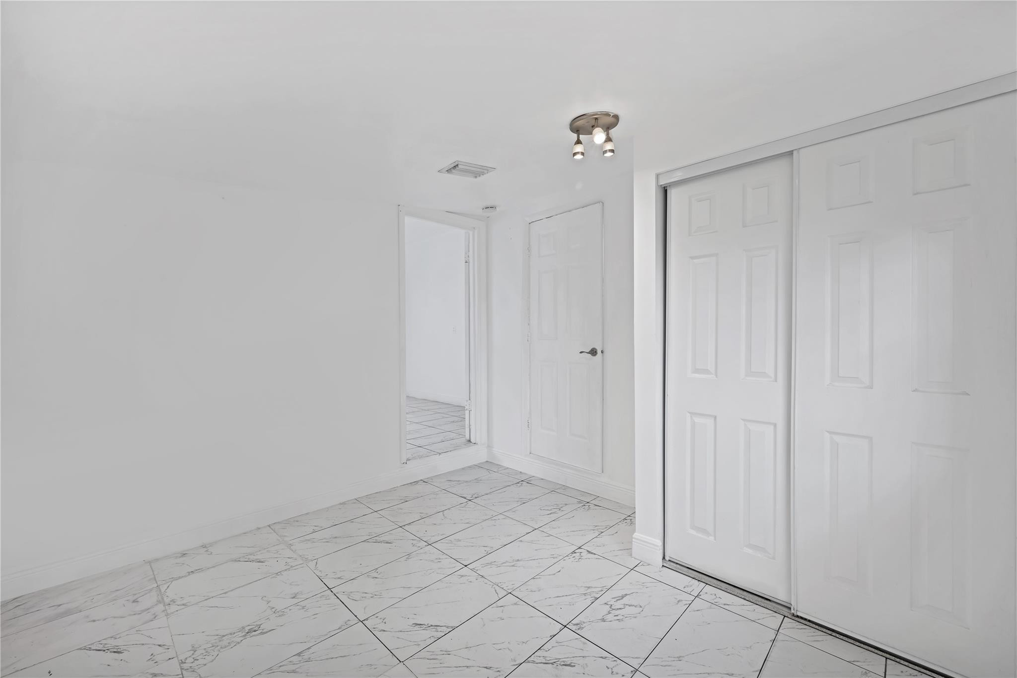 36TH ST MANOR - Residential