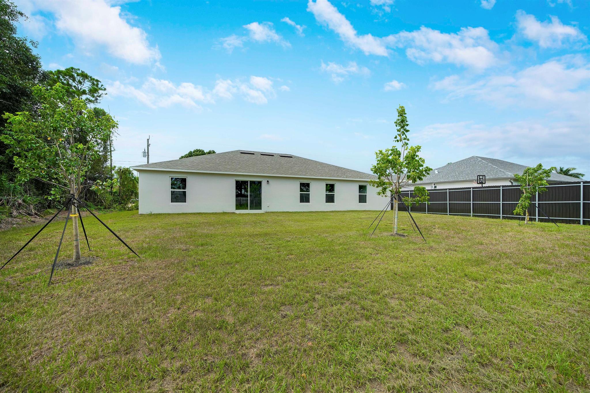 PORT ST LUCIE SECTION 39 - Residential Lease