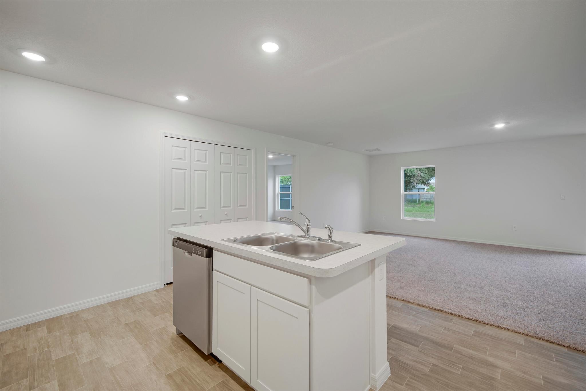PORT ST LUCIE SECTION 39 - Residential Lease