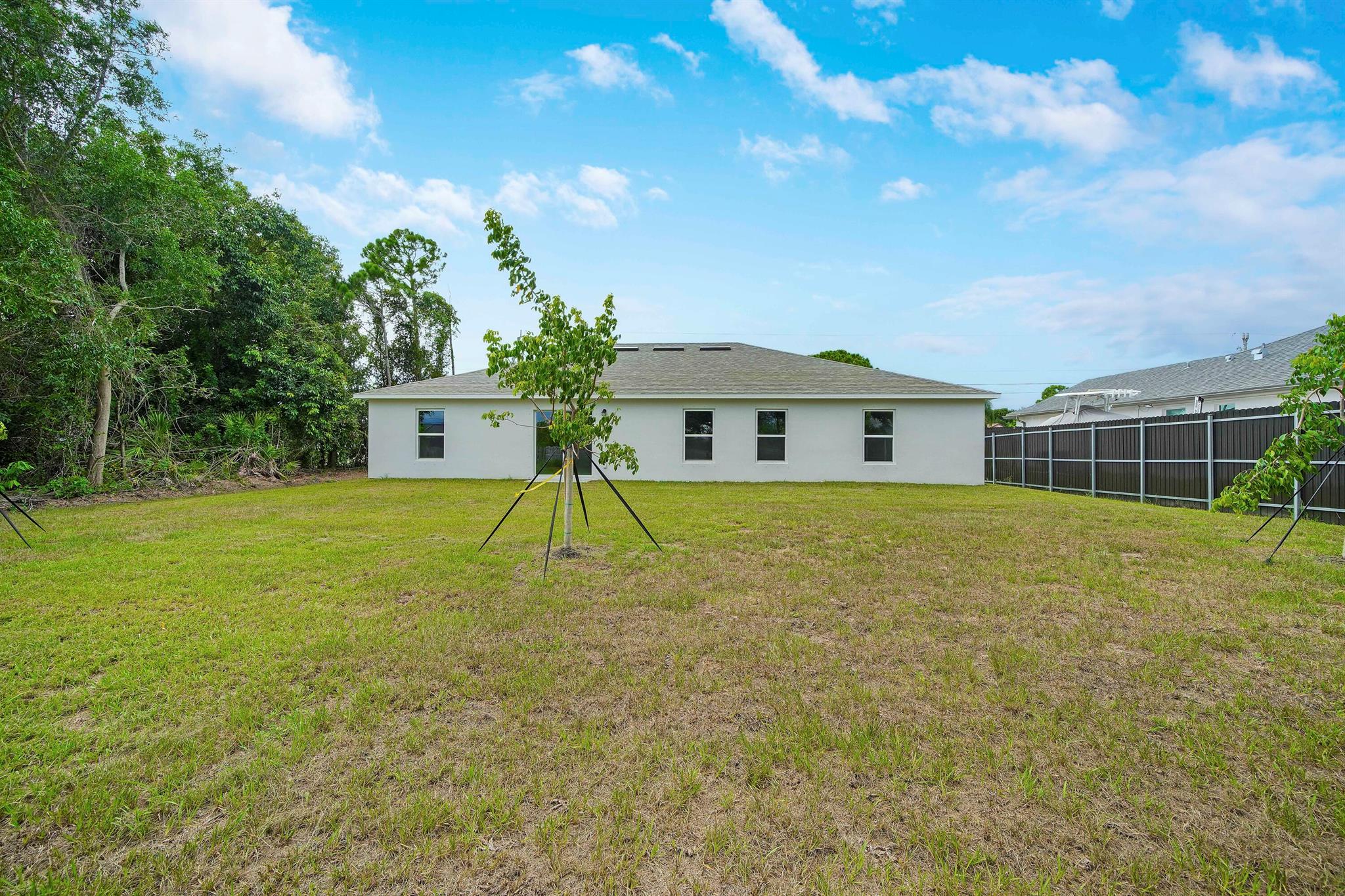 PORT ST LUCIE SECTION 39 - Residential Lease