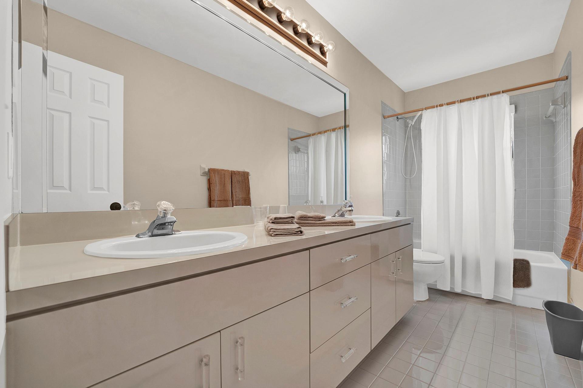 Pine Ridge 112-37 B - Residential