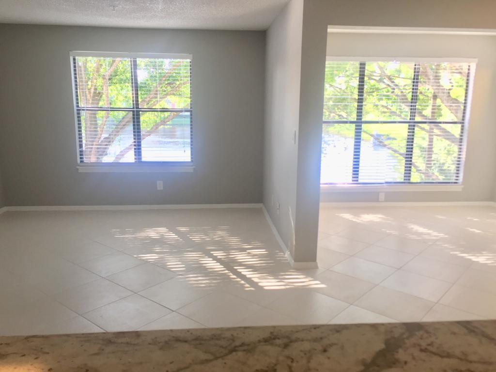 Beautiful 1/1 totally renovated apartment at Boynton Landings, with lake view. Tile and wood floors, granite kitchen countertop, stainless steel appliances. The community has a pool, fitness center, basketball court and racquet ball. Conveniently located close to shopping centers and restaurants.