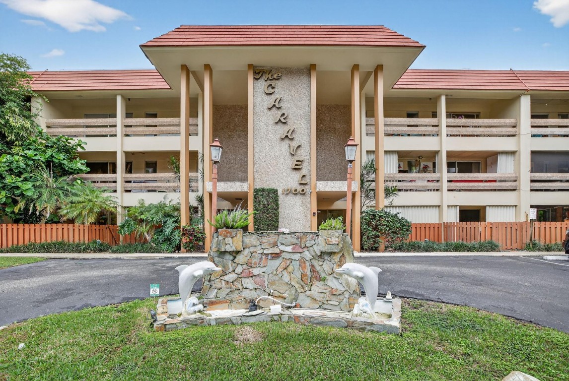 Caravel Condominium - Residential