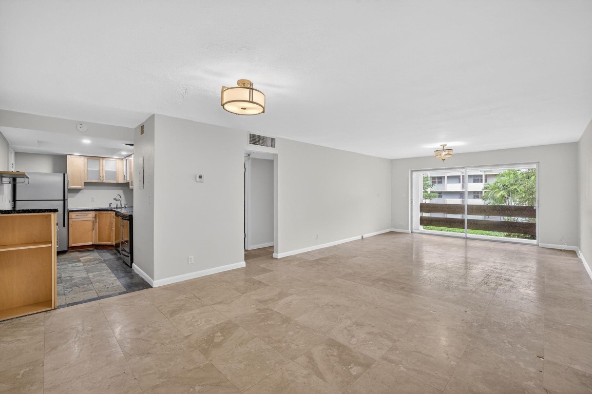 Caravel Condominium - Residential