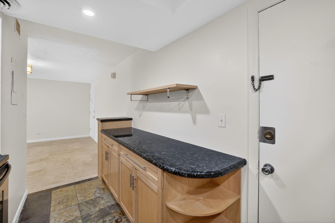 Caravel Condominium - Residential