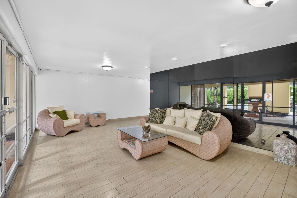 Caravel Condominium - Residential