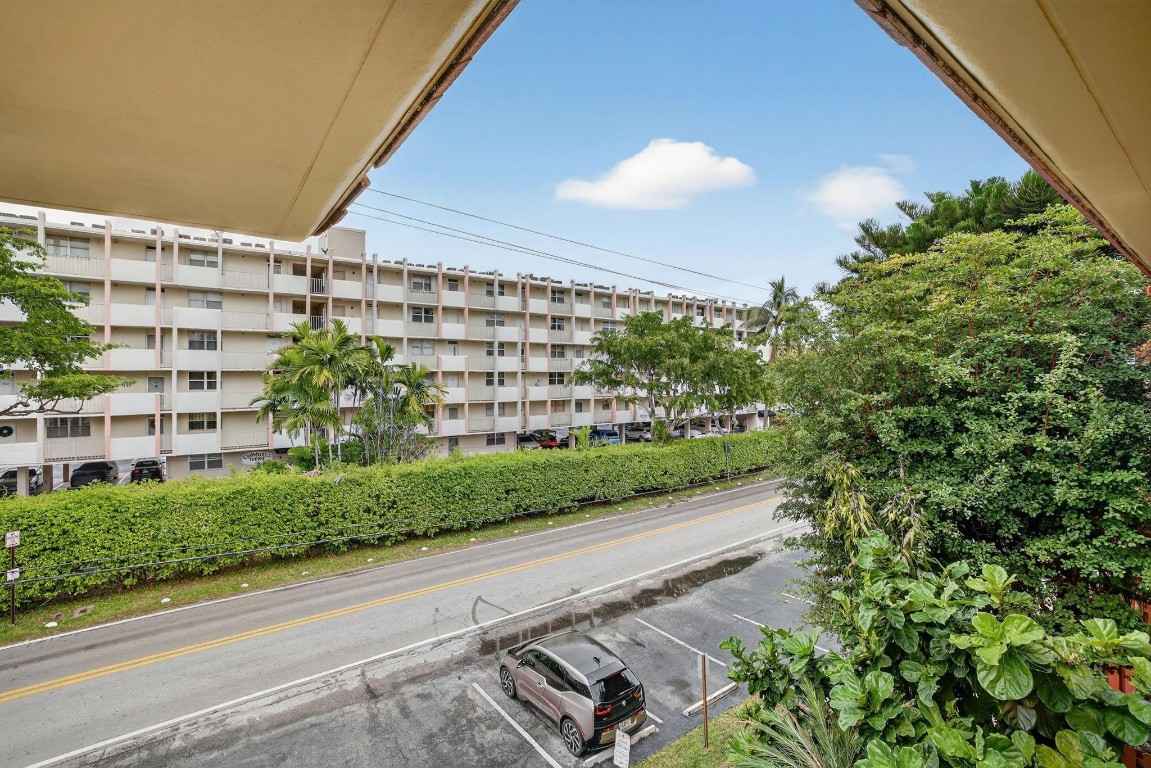 Caravel Condominium - Residential