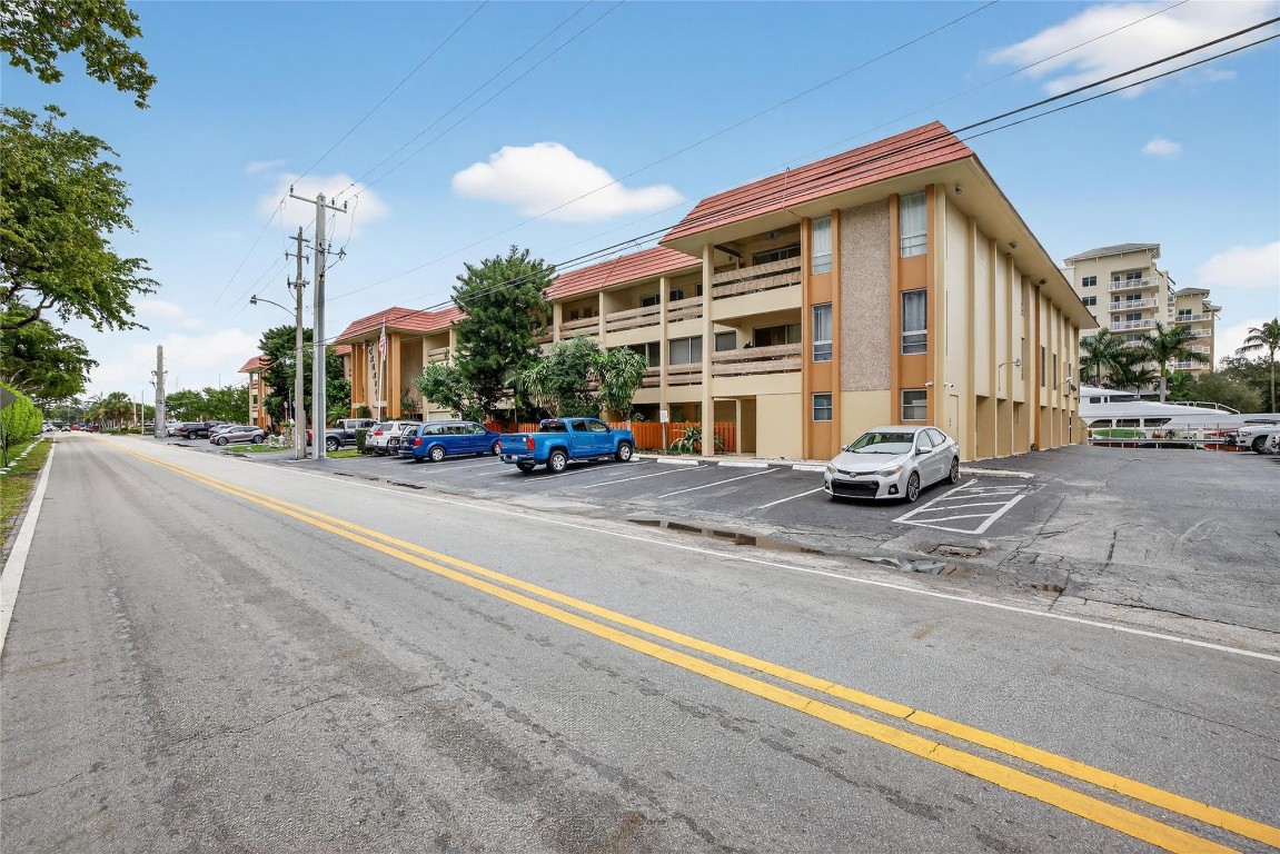 Caravel Condominium - Residential