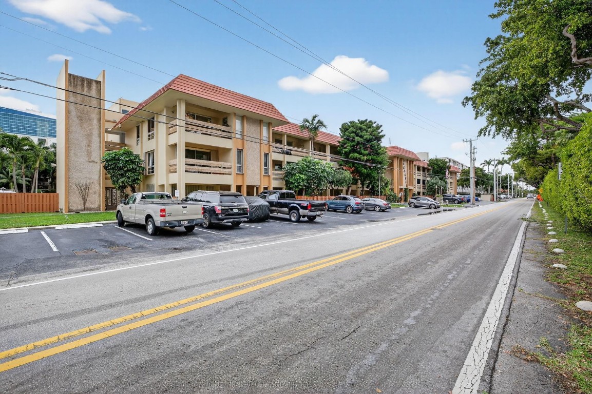 Caravel Condominium - Residential