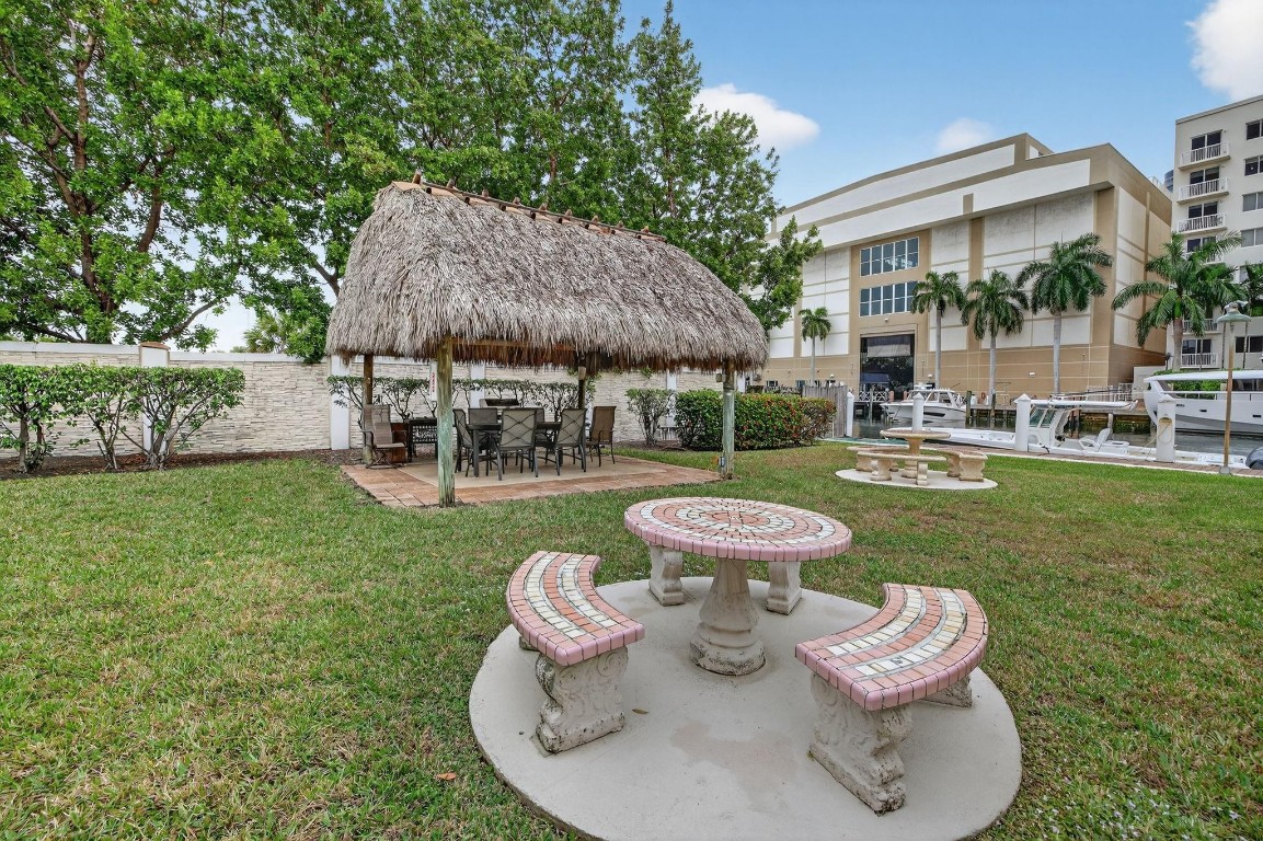 Caravel Condominium - Residential