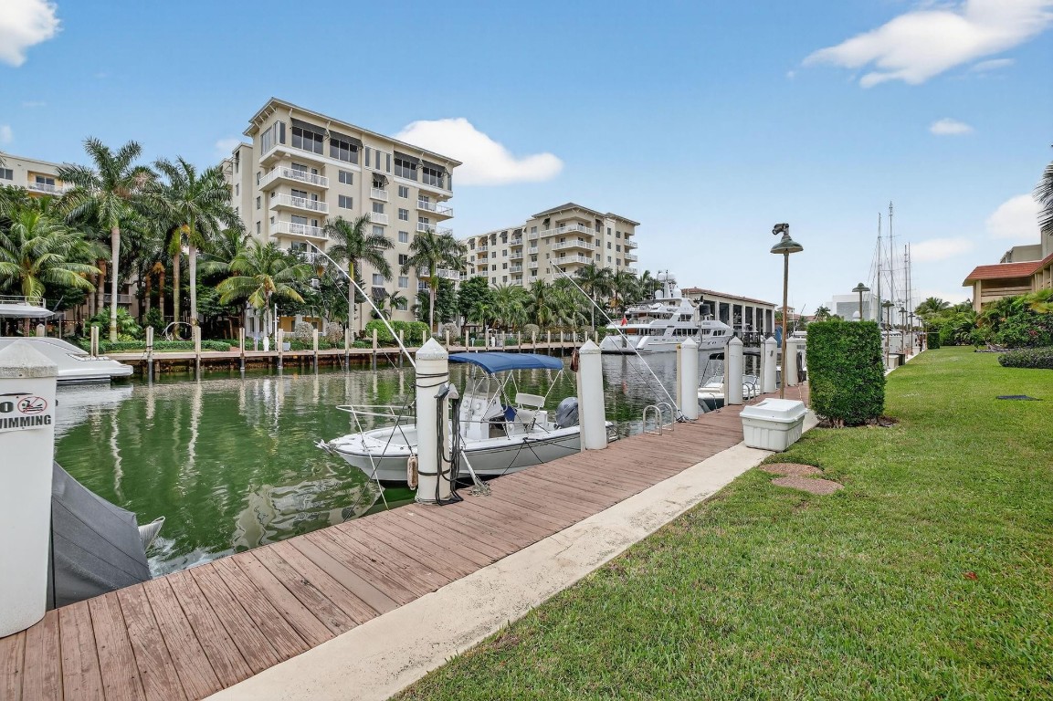 Caravel Condominium - Residential