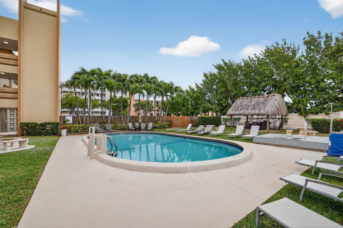 Caravel Condominium - Residential