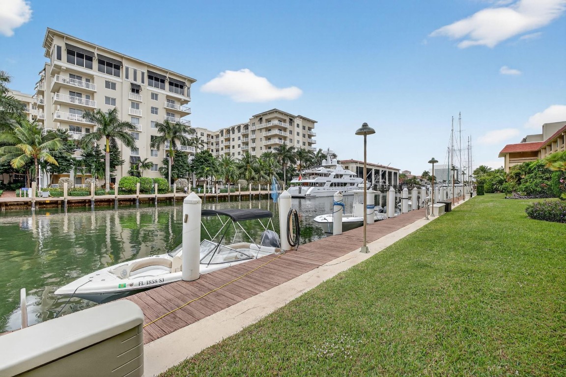 Caravel Condominium - Residential