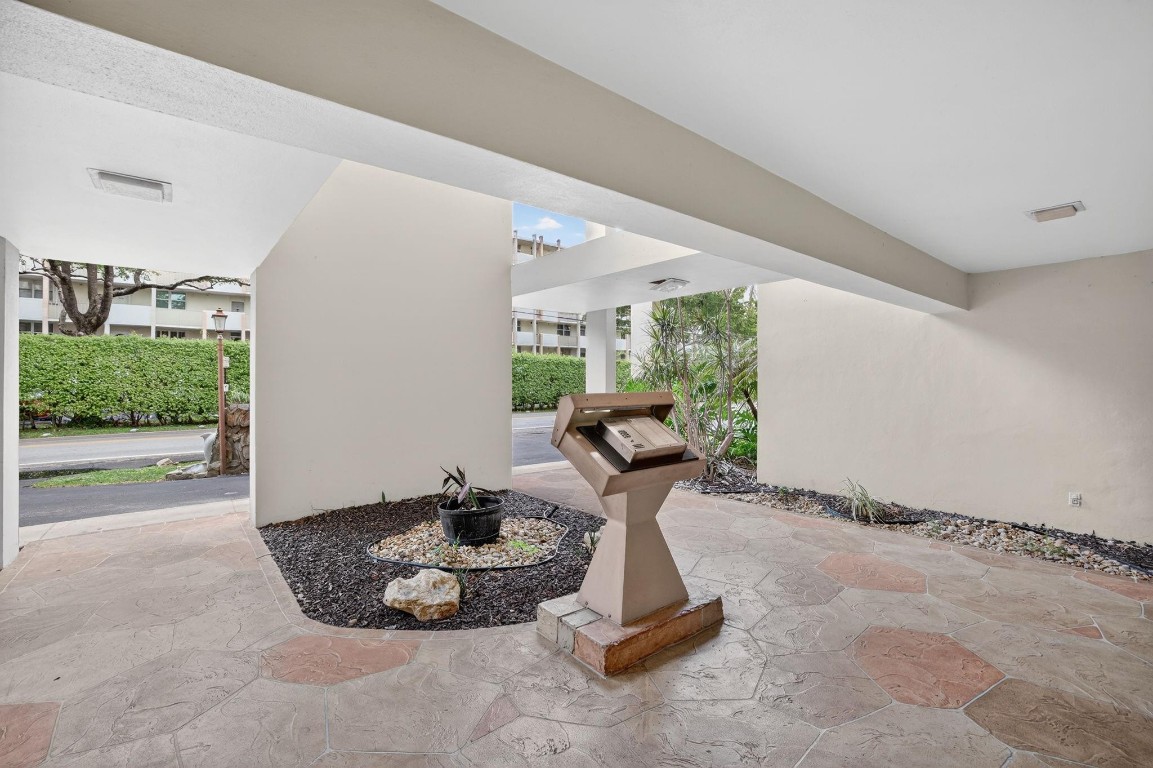 Caravel Condominium - Residential