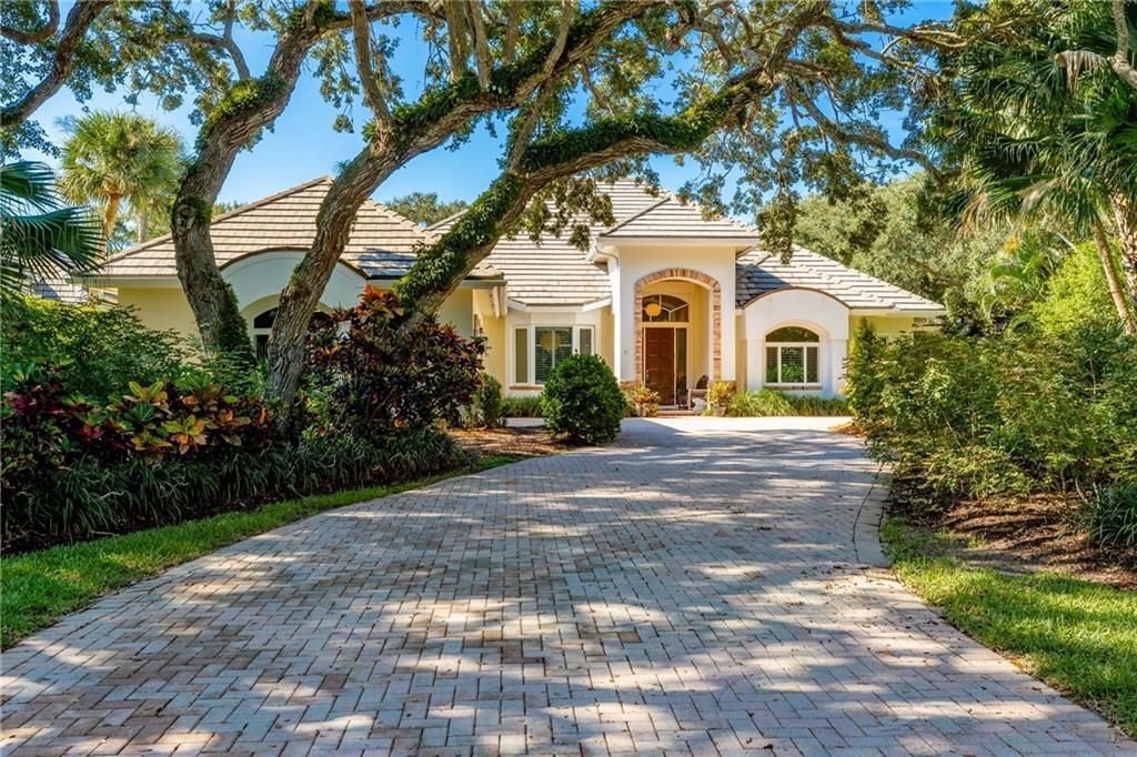 Photo of 31 S White Jewel Court, Vero Beach, FL 32963 (MLS # B26024978)