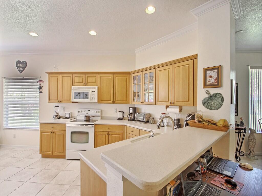 LAKEFOREST AT ST LUCIE WEST VIII - Residential