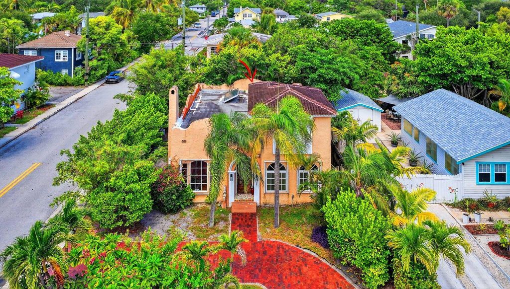 Photo of 331 S Palmway, Lake Worth Beach, FL 33460 (MLS # R11110845)