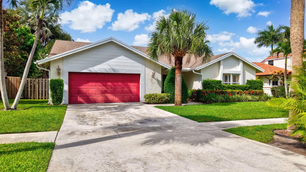 Photo of 435 MOHAWK Lane, Boca Raton, FL 33487 (MLS # B26075772)