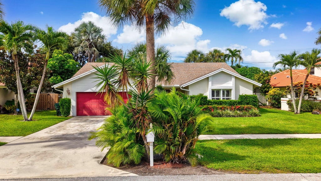 Photo of 435 MOHAWK Lane, Boca Raton, FL 33487 (MLS # B26075772)